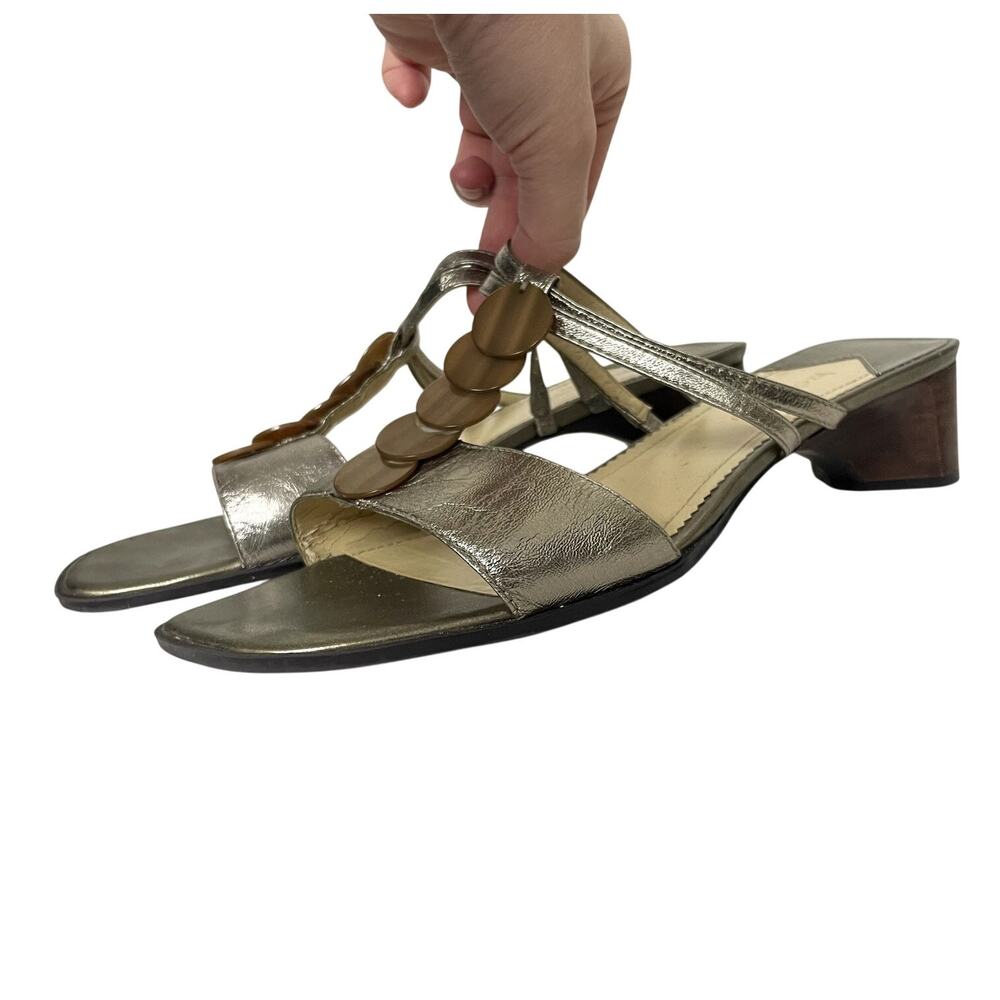 Liz Claiborne Metallic Leather Embellished Shells Kitten Heel Sandals Size 8.5